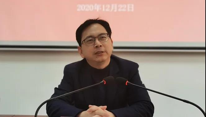 縣委書記“喊話”年輕干部：有理想不等于有思想，有知識不等于有見識，有干勁不等于有韌勁