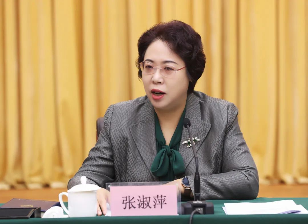 朝陽市委書記張淑萍告誡全市年輕干部：要算好政治賬、經濟賬、名譽賬、家庭賬、親情賬、自由賬、健康賬