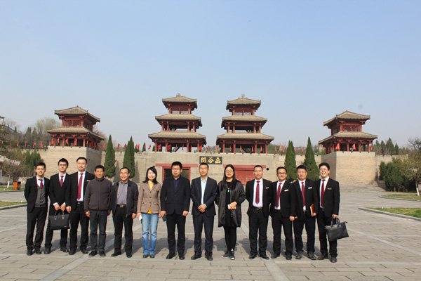 王牌智庫(kù)專(zhuān)家團(tuán)隊(duì)受邀蒞臨靈寶市考察調(diào)研并召開(kāi)座談會(huì)