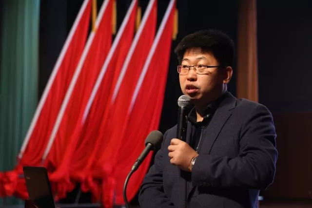 王牌智庫(kù)||“鉆木取火”的啟示：一個(gè)“民間政府智庫(kù)”是怎樣煉成的
