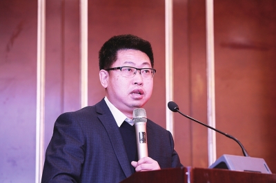 改革開放40年暨產(chǎn)業(yè)集聚區(qū)10年論壇王牌智庫首席專家上官同君嘉賓演講《公司化運(yùn)營產(chǎn)業(yè)集聚區(qū)勢在必行》