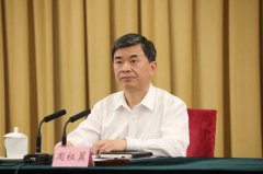 29歲評為正教授的他，成全國最年輕省委書記！